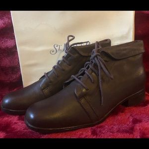 Brown boots new in box